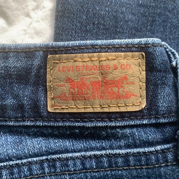 Levi’s Curvy cut 528 Jeans - Picture 5 of 11